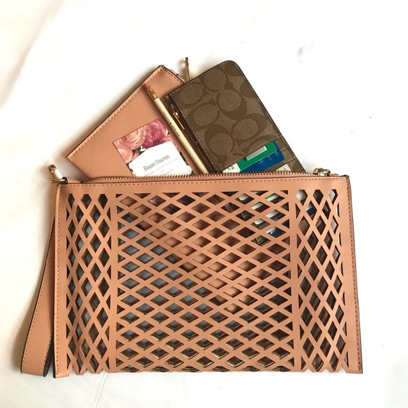 AKIRA Handbags - Rose Pink Casual Clutch/Wristlet